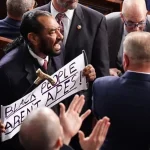 Responden legisladores demócratas al discurso de Trump Afuera del Capitolio